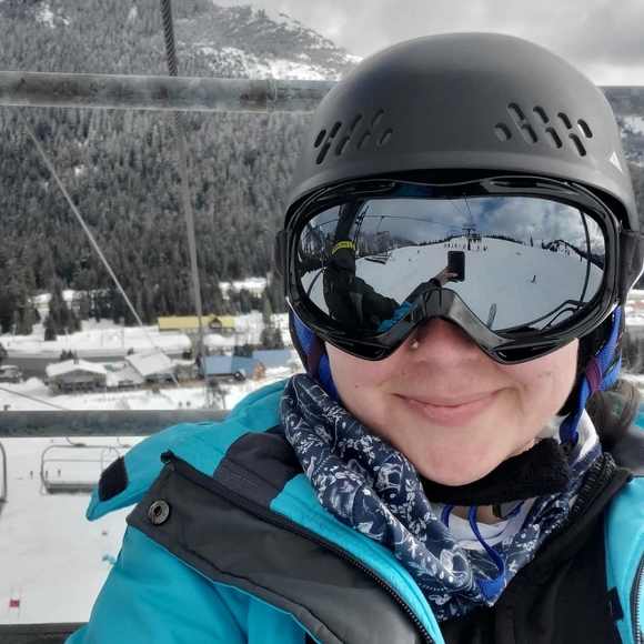 Welcome to my Closet! 👋 - Picture 3 of 4